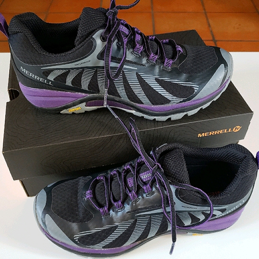 8.5 Merrell Siren Edge 3 Waterproof Hiking Shoe